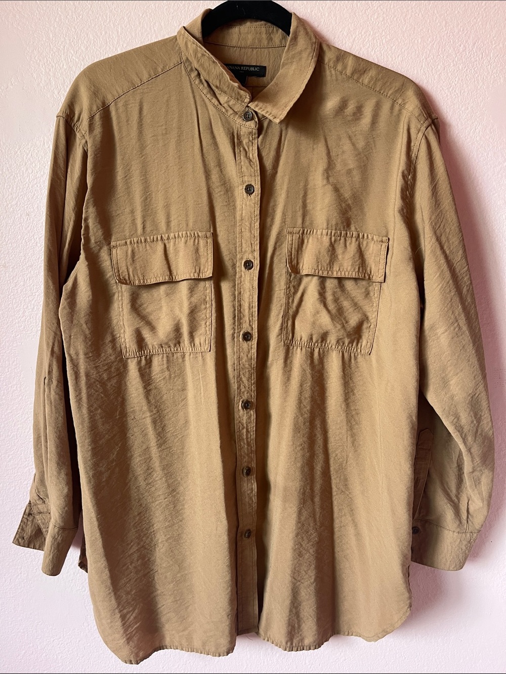 Women’s Casual Long-Sleeve Shirt in Tan